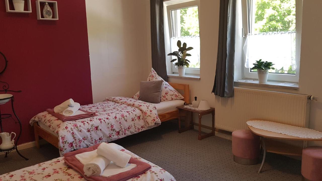 Gasthaus Alter Bahnhof Hotel Metzdorf Ngoại thất bức ảnh